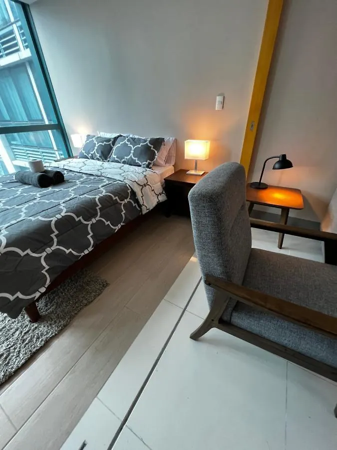 1 Bedroom Uptown Bgc Across Uptown Mall Manila 0*,