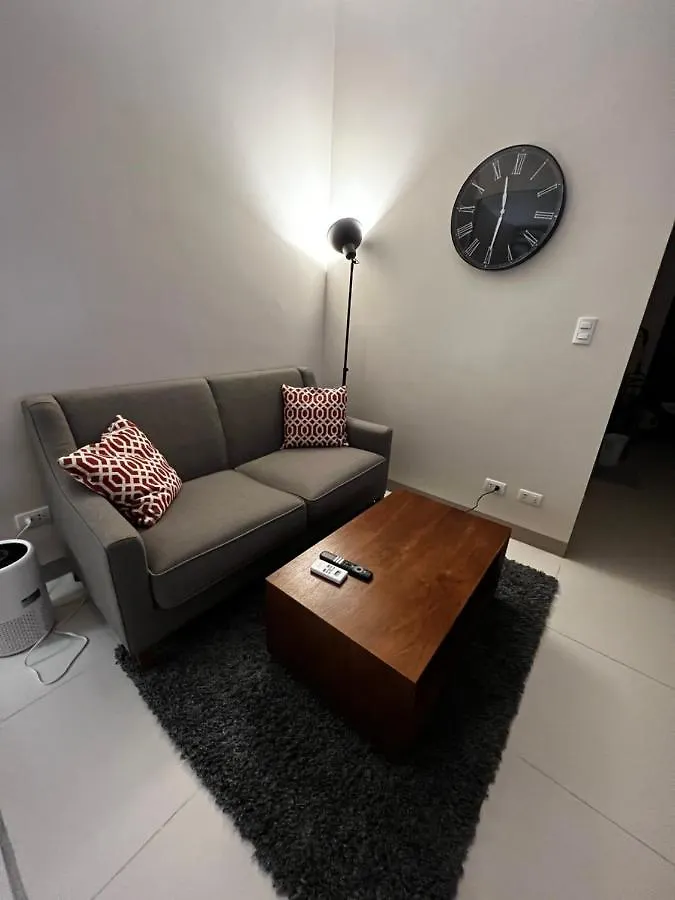 1 Bedroom Uptown Bgc Across Uptown Mall Manila Apartment